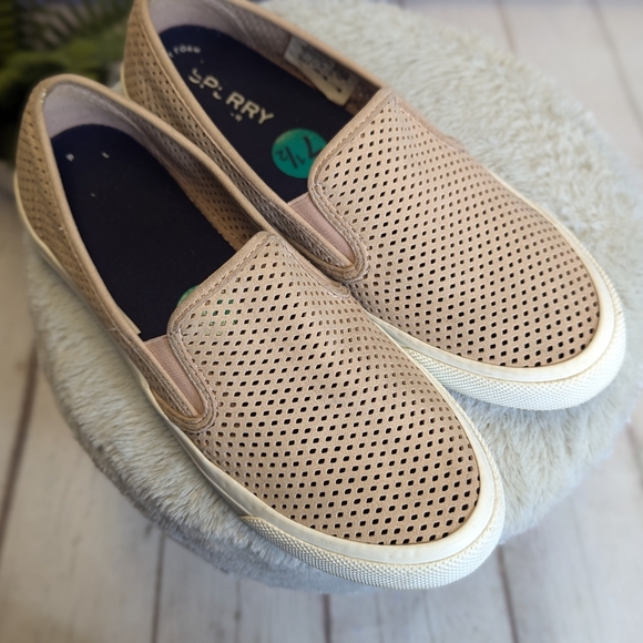Sperry Seaside Perf Slip on - Picture 4 of 6